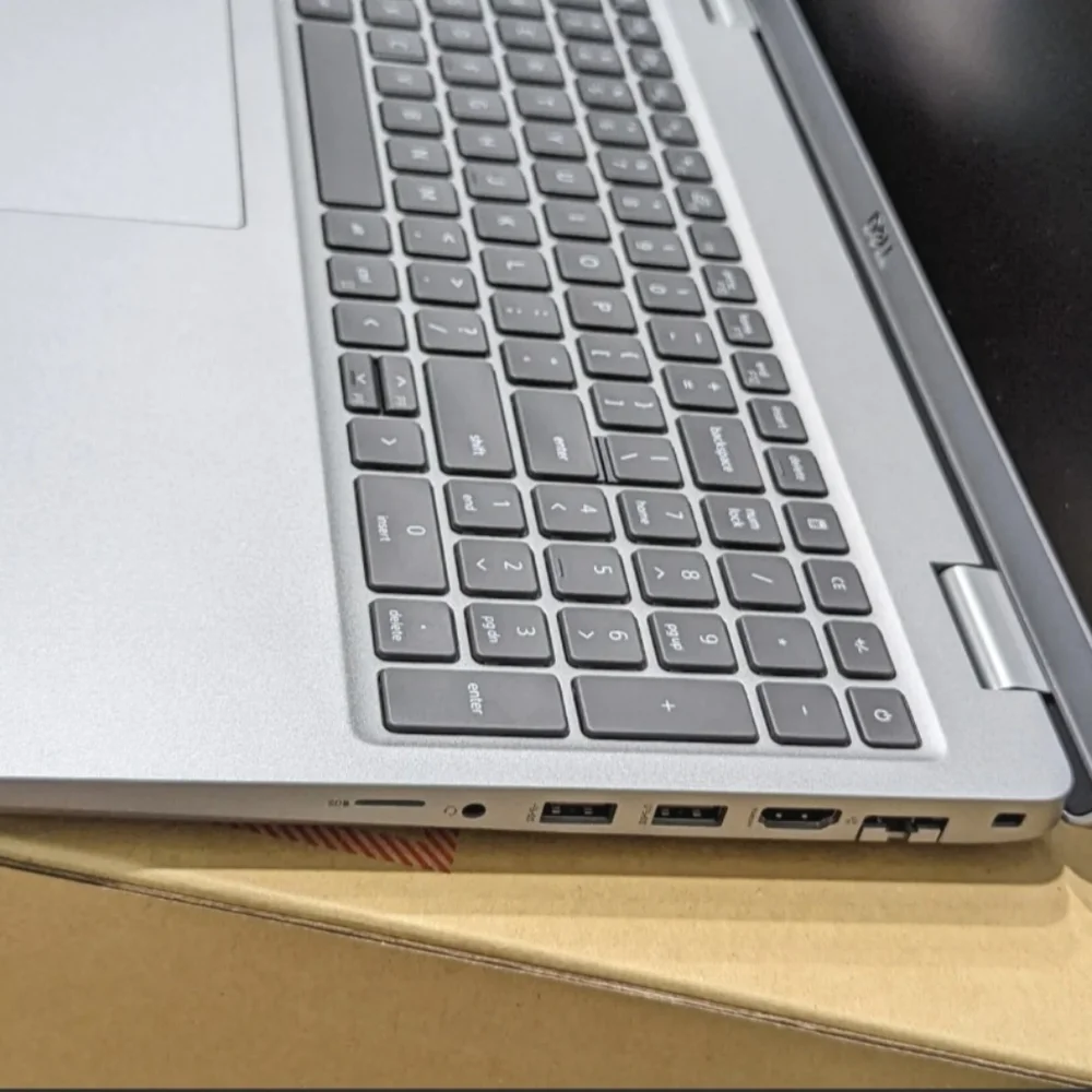 Laptop - Picture 8 of 9